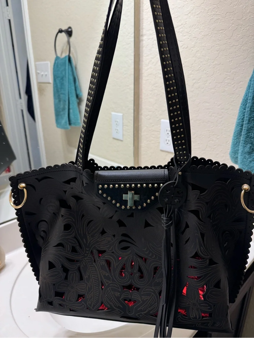 N/A stylish black